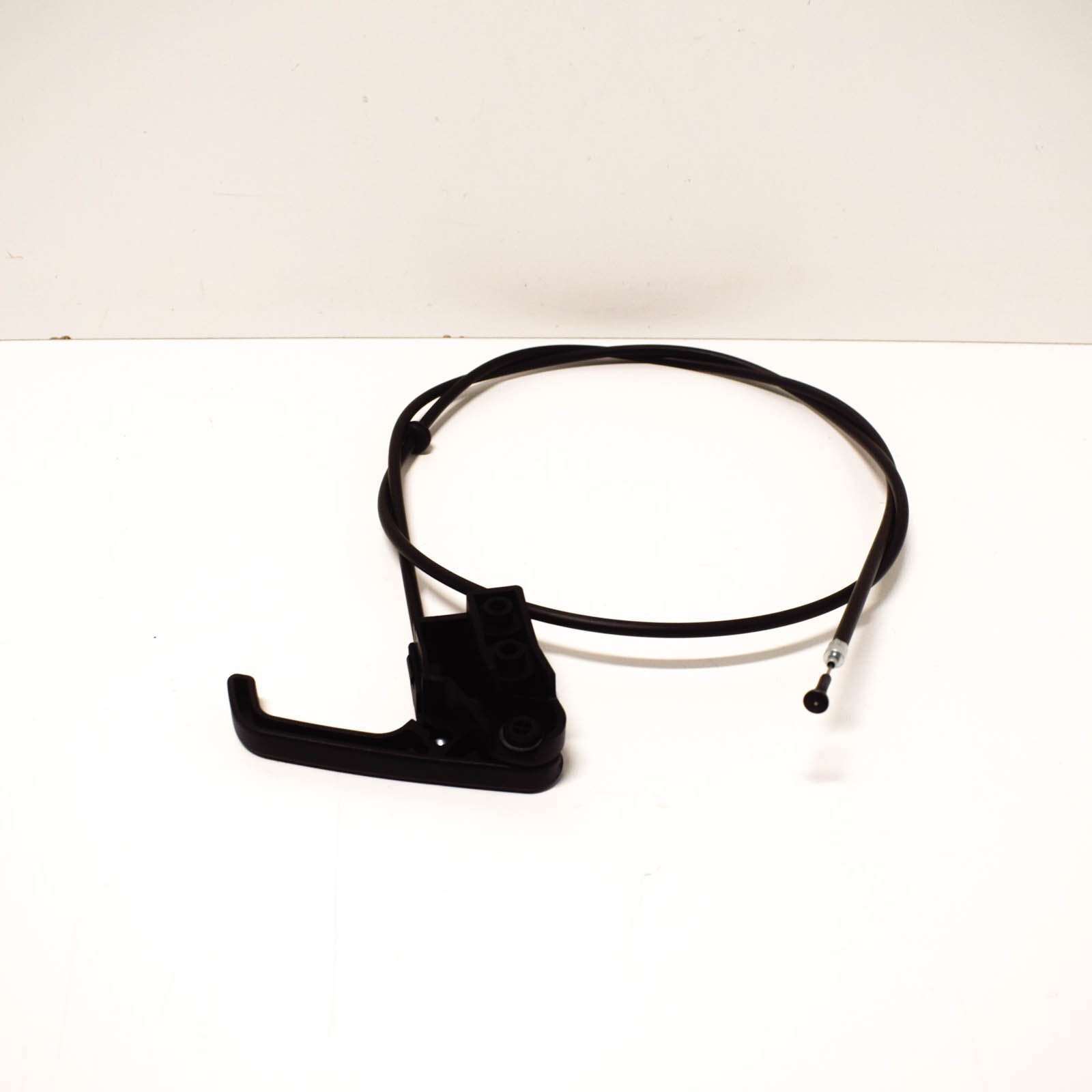 MB Sprinter 3-t Bus 903 Bonnet Release Cable With Handle A9017500359