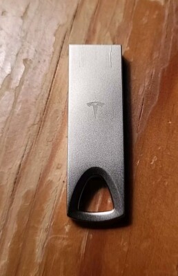 TESLA OEM GEN 2 USB 3.1 Flash Drive for Dashcam & Sentry Mode 128GB