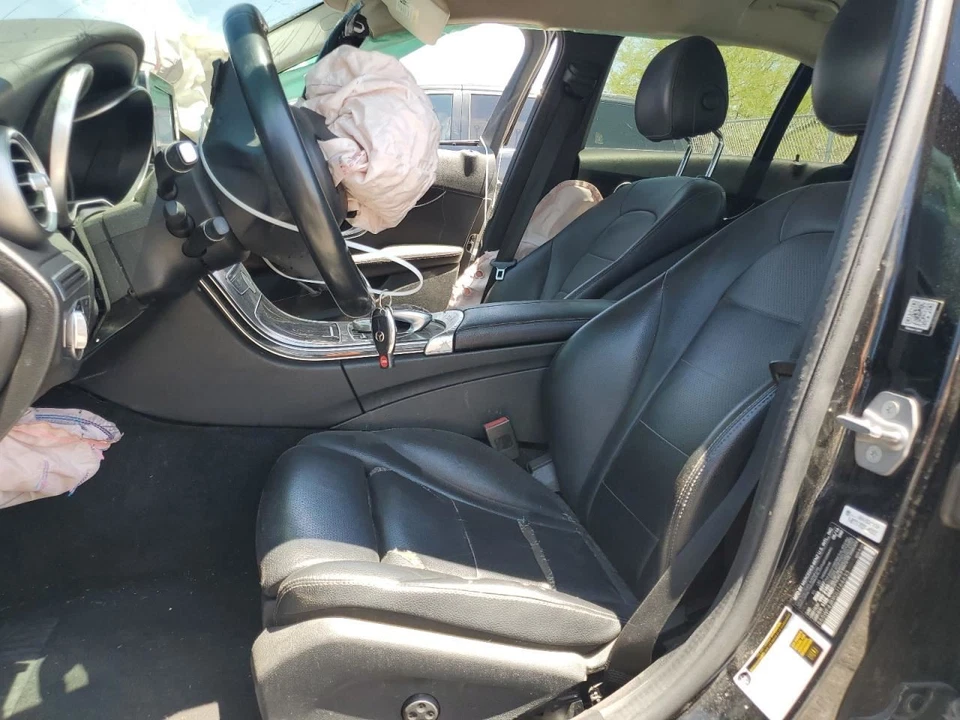 GUANTERA MERCEDES-BENZ C300 2016 Foto 4 de 4