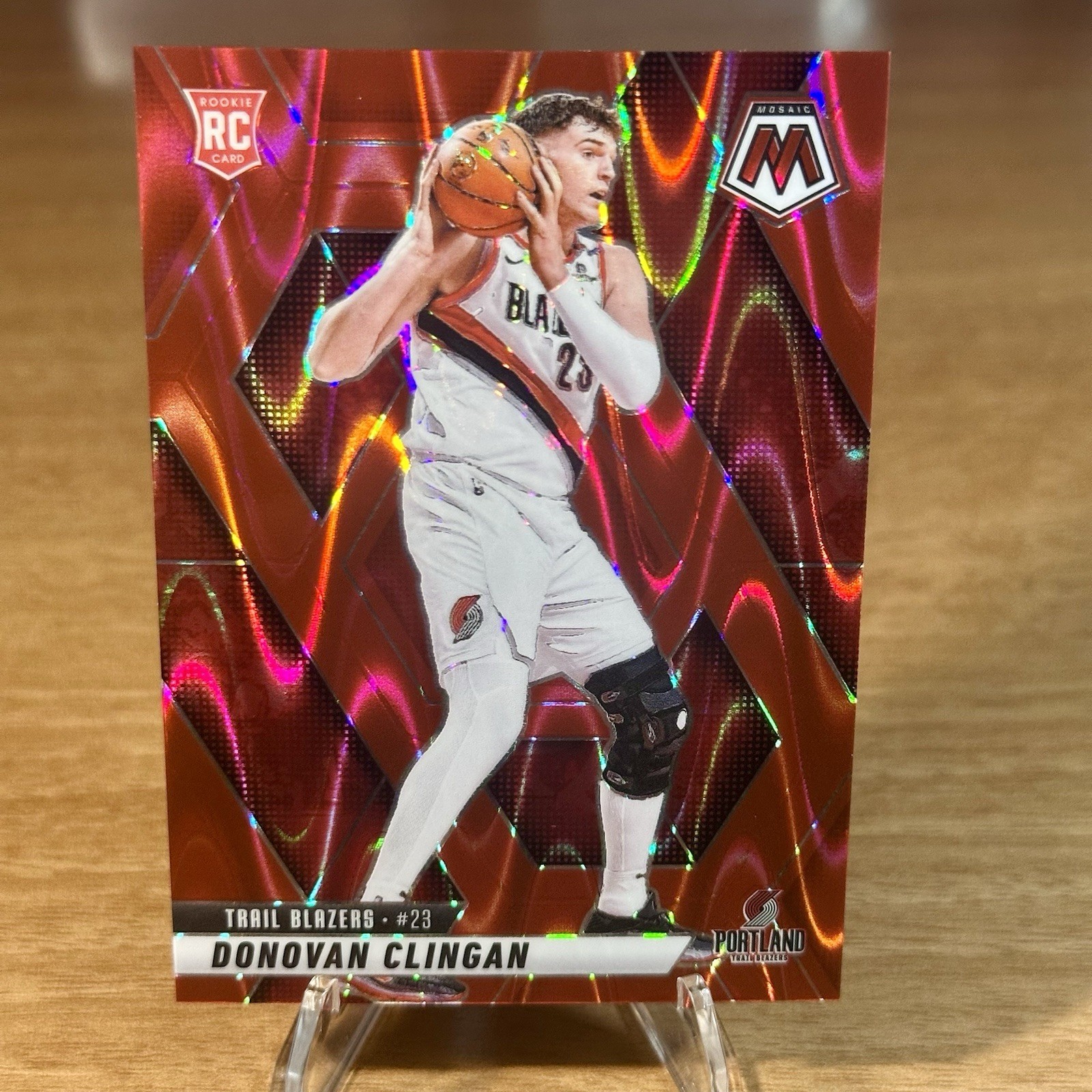 2024-25 Panini Mosaic Donovan Clingan #246 Rookie Red Seismic 190/299 Basketball