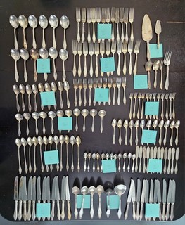 Holmes & Edward Jamestown 161 Piece Silverplate Flatware Set