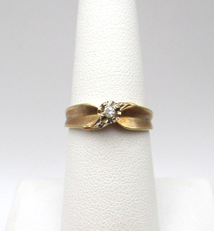 10K Yellow Gold Diamond Solitaire Engagement Ring SIze 6.5 [R358]