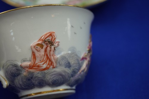 Ginori Doccia Capodimonte Relief Scene Cup & Saucer Set #2 (GE1) - Picture 5 of 15
