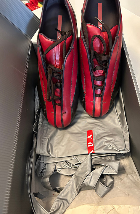 VINTAGE (NIB) RED PRADA PS1507 MEN'S US 8 / UNISEX BLACK RED