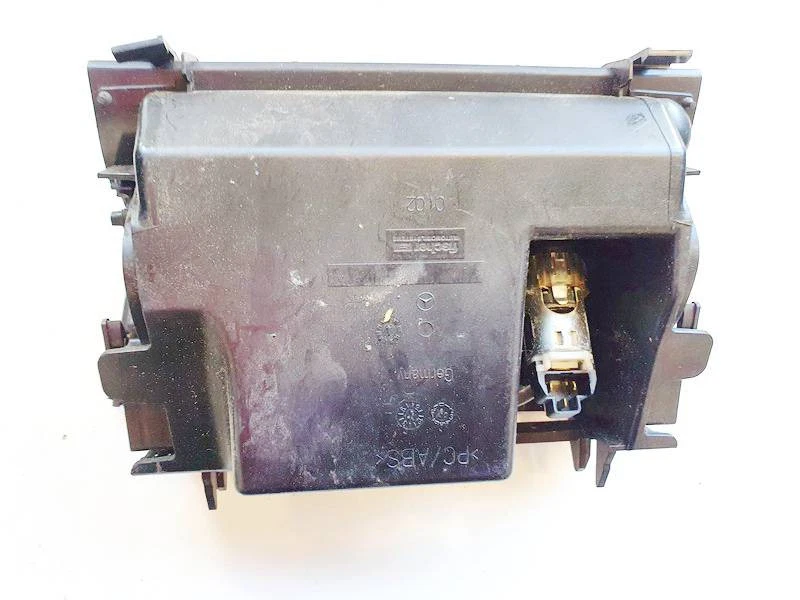 a2118101330 Cenicero Mercedes-Benz Clase E de1945406-24 Foto 2 de 3