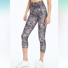 Marika Women  s Sz Medium Mid-Rise Capri Legging Sharp Leopard Canteloupe Stretch