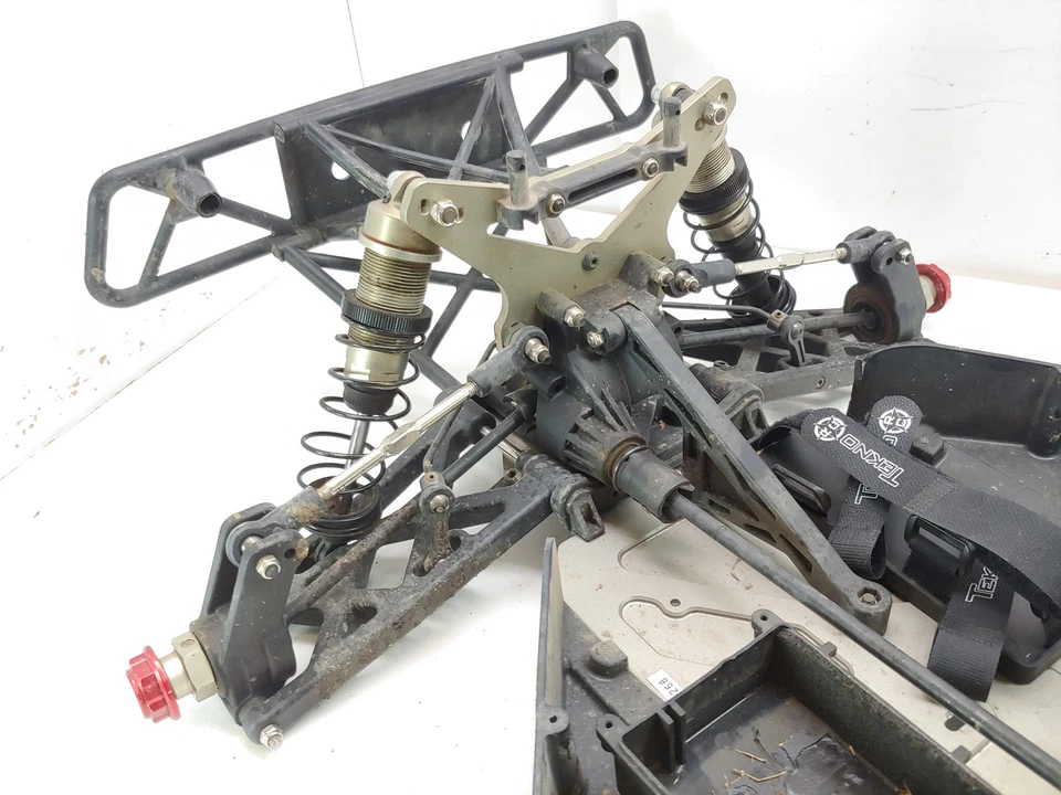 Chasis deslizante Losi 5ive-T 2.0 1/5 4x4 Desert Truck ELÉCTRICO CONVERTIDO Foto 3 de 4