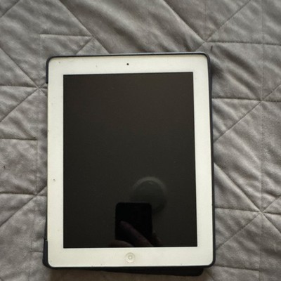 Apple iPad Tablet 9.7in Silver White iOS Apple iPad Series Model - Touchscreen