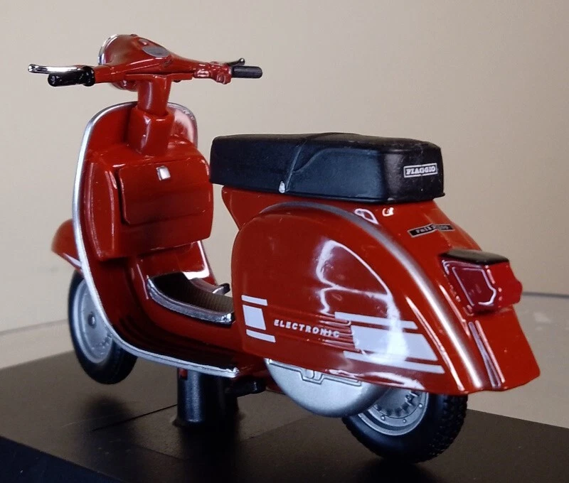 VESPA  200 RALLY 1972 ESCALA 1:18 MET�LICA NUEVA BAJO LICENCIA VESPA Y PIAGGIO - Imagen 3 de 4