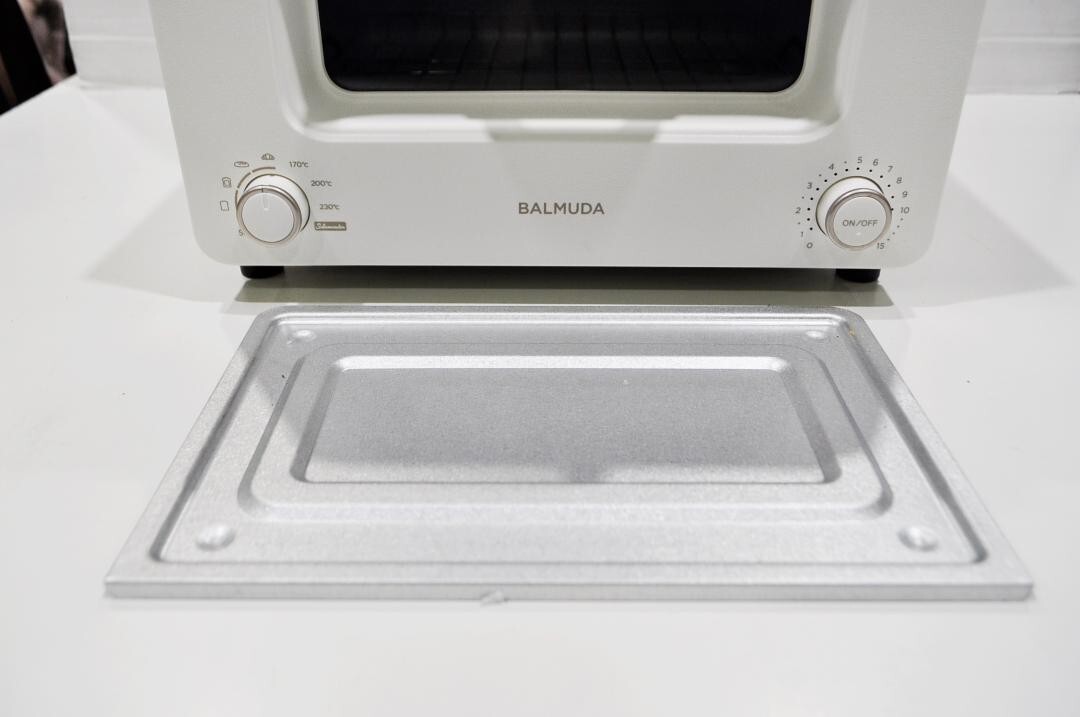BALMUDA The Toaster Pro K11A-SE-WH Steam Toaster White 9 lbs BALMUDA The Toaster Pro K11A-SE-WH Steam Toaster White 9 lbs