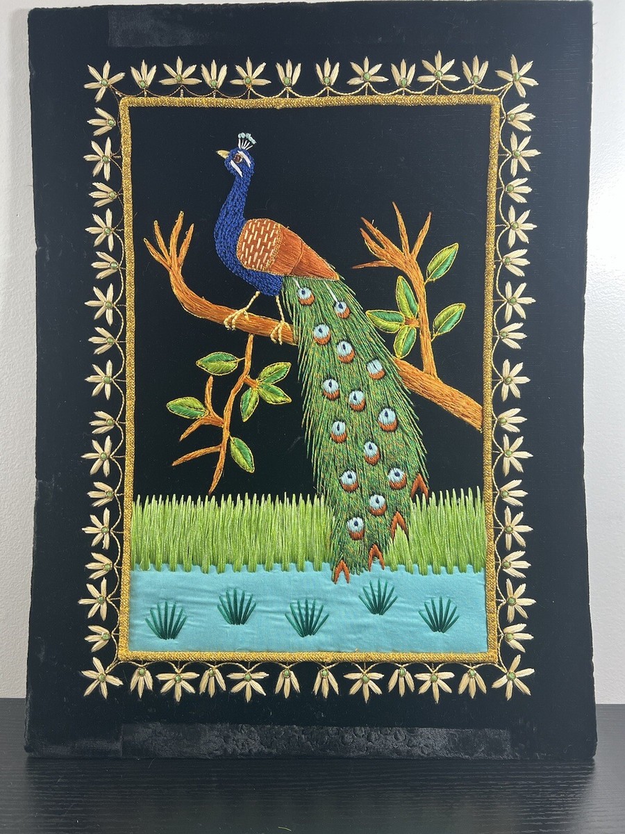 インド刺繍 壁掛け タペストリー 金糸 Peacock Design インド刺繍 壁掛け タペストリー 金糸 Peacock Design