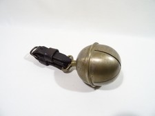 ANCIEN GRELOT SONNAILLE DE CHEVAUX ATTELAGE AVEC SON CUIR