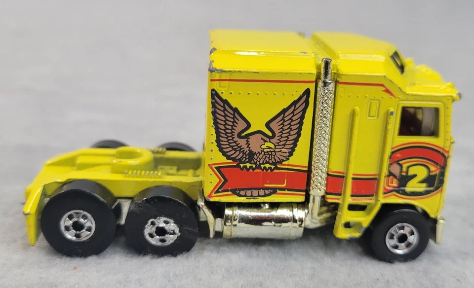 Semirremolque Hot Wheels Vintage 1982 - Thunder Roller Blackwall amarillo #2 Foto 3 de 4