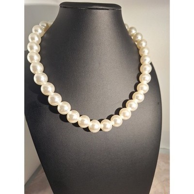 A Chunky Faux Pearl Choker Necklace Evening Statement Piece Classic Runway
