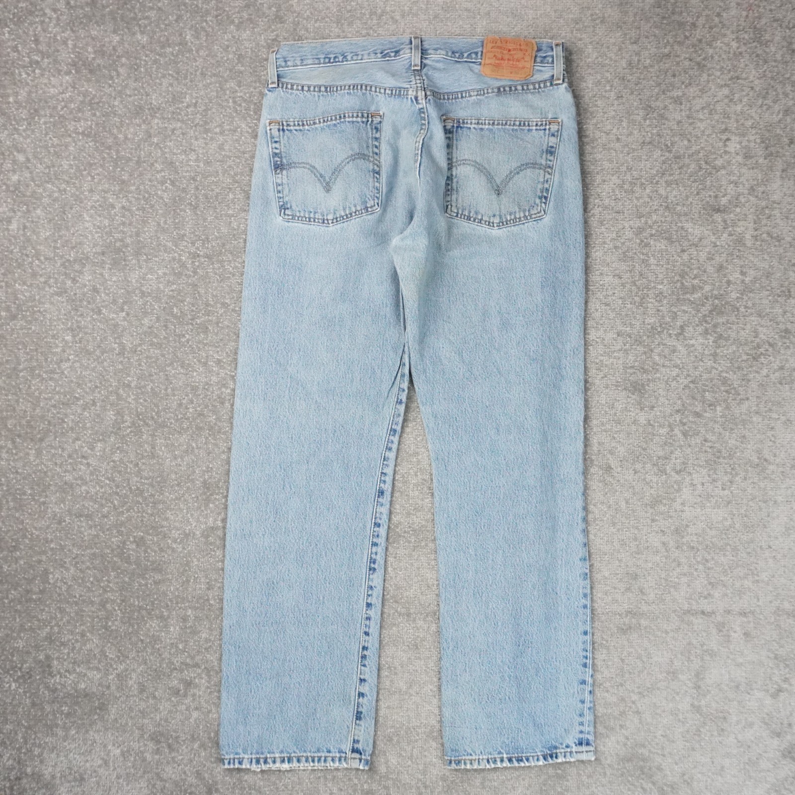 Levi's 501 Mens 35x32 Light Wash Straight Leg Blue Denim Jeans thumbnail 2