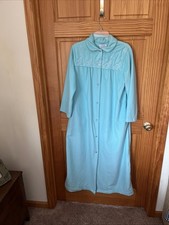 VTG Katz Velour House Coat Robe Medium Baby Blue Floral Embroidery Pearl Buttons