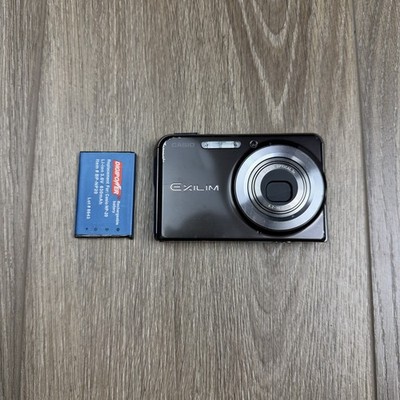 Casio Exilim EX-S880 Digital Camera 8.1 MP 3x Optical Zoom Black