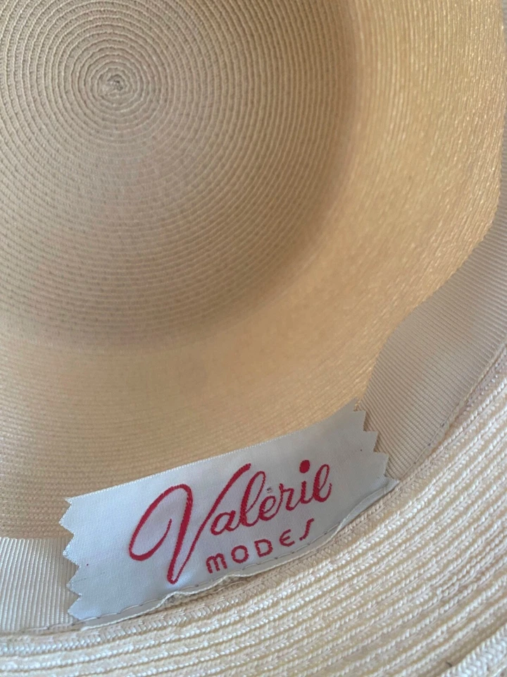 VTG Mod 1960s Ivory Big Bow Bee Hive High Crown Women HAT 21"  Valerie Modes - Image 3 of 4