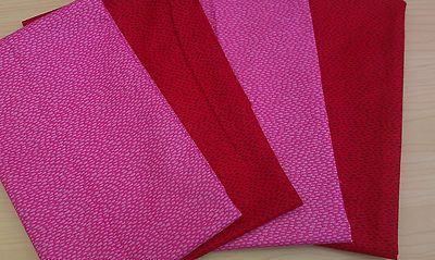 Neu Timeless Treasures 100% Baumwolle Stoff Ditsy Speckles Design Rot oder Rosa