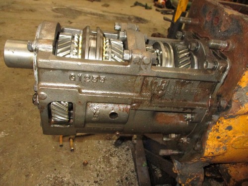Case 480B Backhoe 8 Speed Shuttle Transmission Gear Box 580B Tractor - Picture 5 of 19