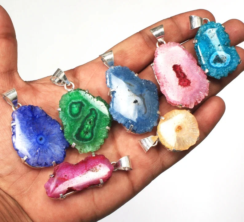 Lote de colgantes de cristal druzy de cuarzo solar, colgante de collar de declaración, colgante boho ~ Foto 2 de 2