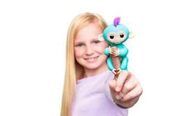 Fingerlings Zoe Interactive Pet Baby Monkey Toy Teal w/ Purple Hair WowWee