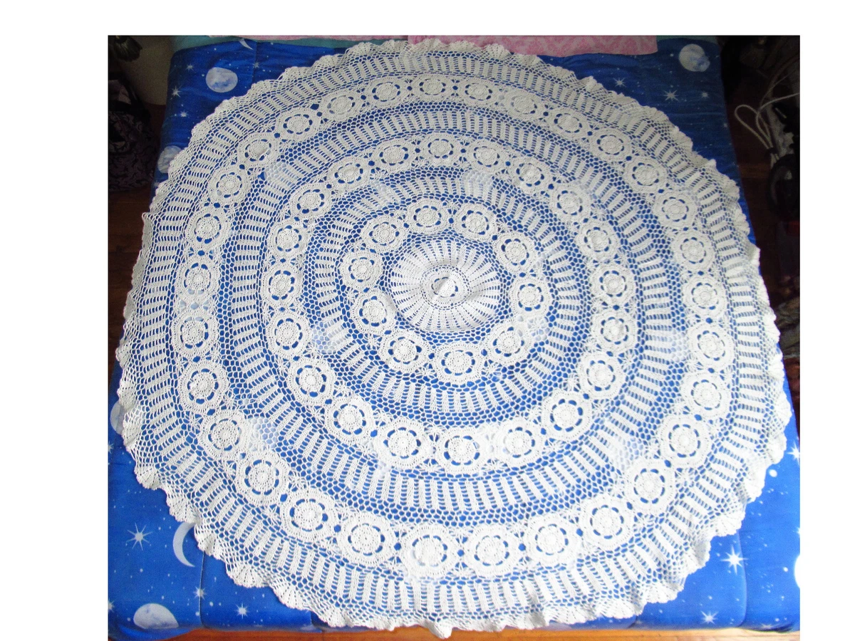 Nappe Noël à Broder 80x80 cm Carré Aïda en blanc Hofer 661110