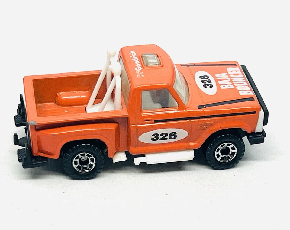 Matchbox International 53 Flareside Pick Up in orange, white & black tampo mint! - Image 2 of 3