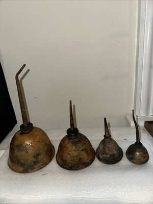 Thumb Pump Oil Cans 2 Gem and 2 Smaller Unbranded Lot Of 4 Cans Dirty & Patina