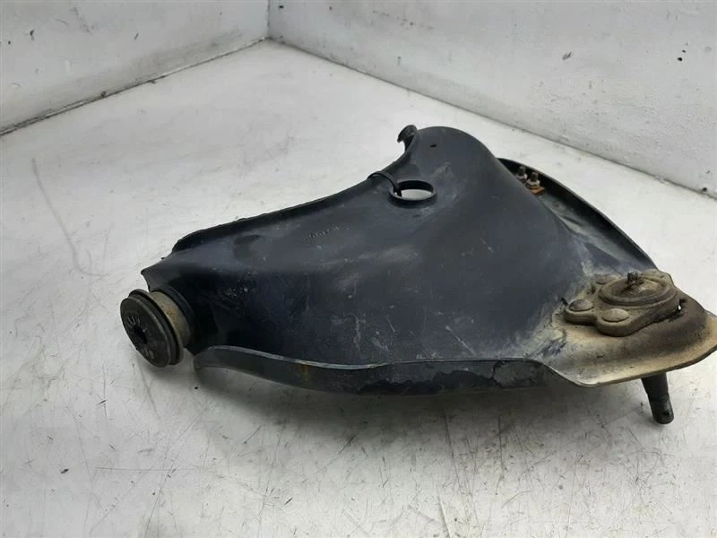 Brazo de control superior delantero pasajero camioneta Chevrolet 2500 88-98 15662696 Foto 4 de 4