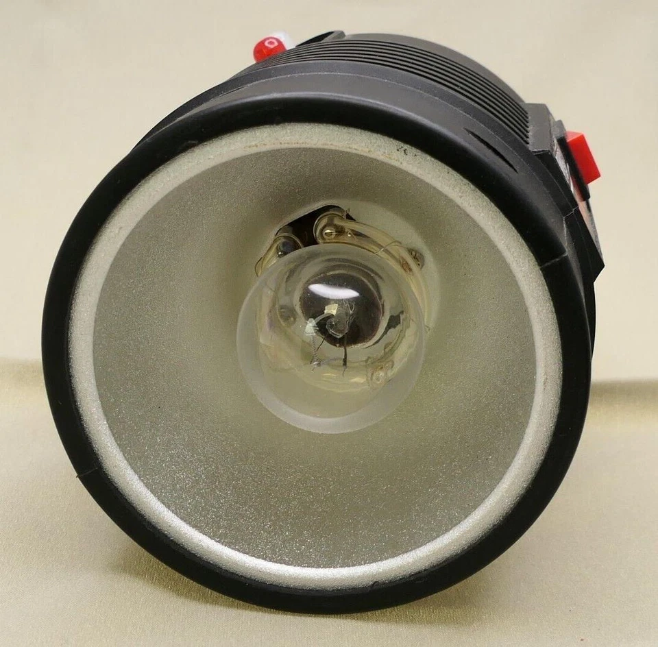 Britek AS-35M AC studio strobe w/umbrella holder - Image 4 of 4