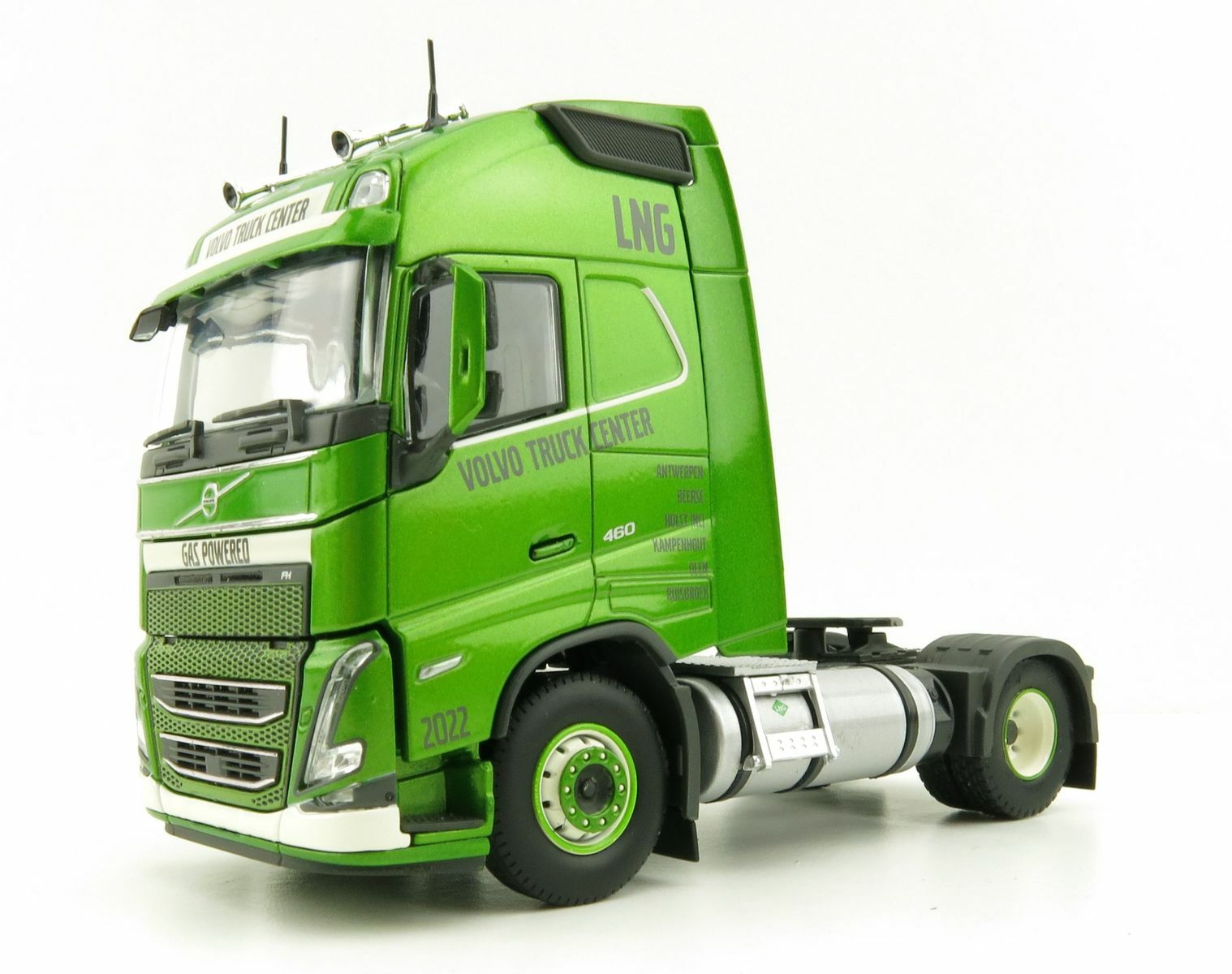 Tekno 77037 Volvo Globetrotter XL 4x2 LNG Prime Mover Gas Powered VTC Scale 1:50