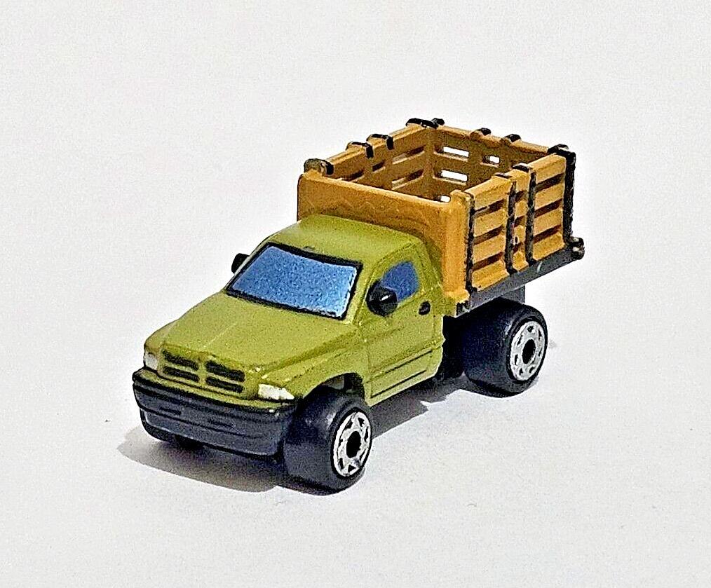 Micro Machines 1998 #33 Jungle Safari - Dodge Ram Stake Truck