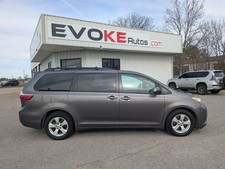 2017 Toyota Sienna LE Minivan 4D