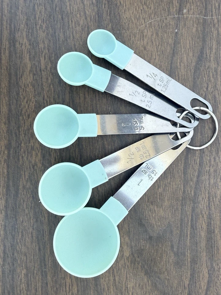 Juego de cucharas medidoras - Acero inoxidable y verde menta - 5 piezas con soporte para anillo Foto 2 de 3