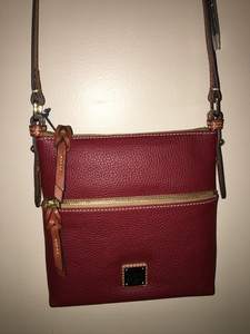 Dooney and bourke vino Cuero Bandolera cartero Nuevo con etiquetas para  Mujer Moda | eBay