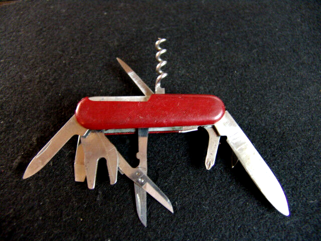 WENGER NOMAD-- w/ FILE--LOCKING--RARE--RETIRED--SWISS ARMY KNIFE