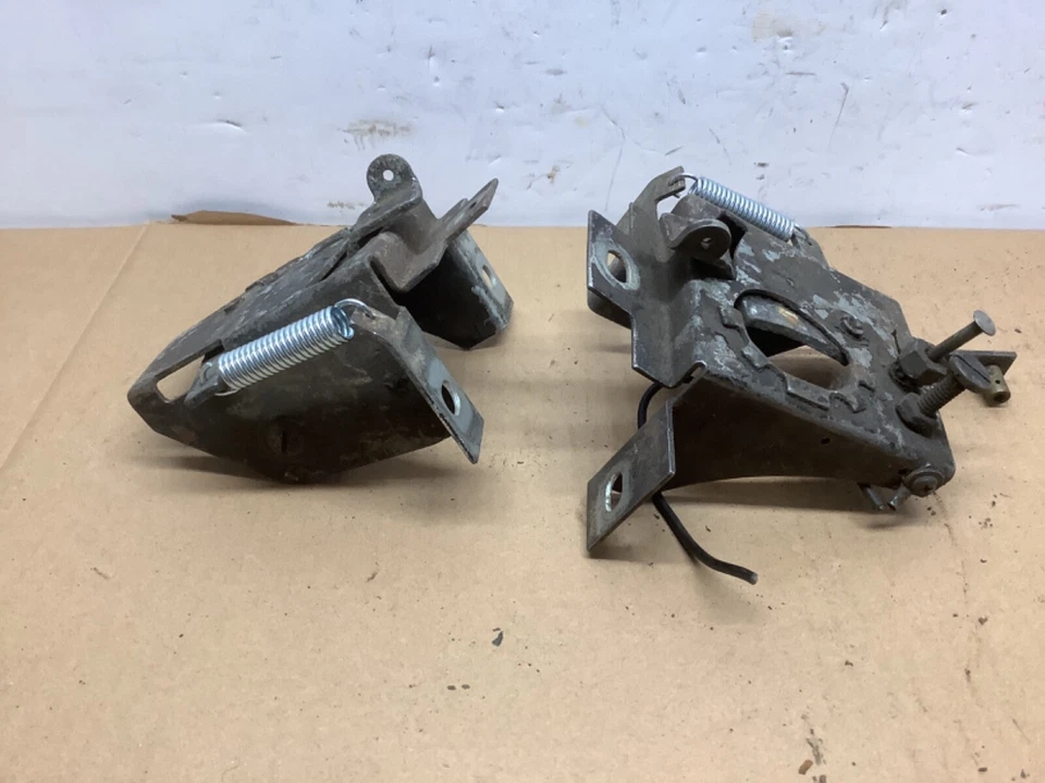 1965 1966 1967 Corvette Female Hood Latch Assembly SET b oem - Imagem 3 de 3