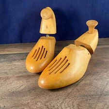 Earl Natural Shoe Tree Keepers Wood Wooden Shaper Forms 7 Vintage