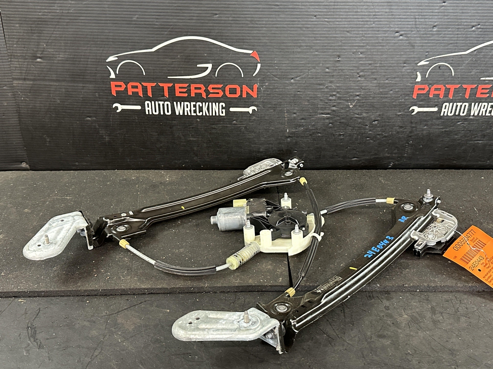 14-17 MASERATI GHIBLI REAR PASSENGER DOOR WINDOW GLASS REGULATOR MOTOR 670030022