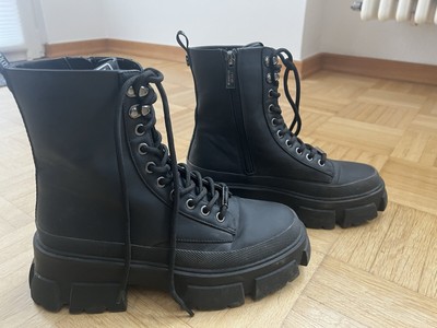 Steve Madden Boots 