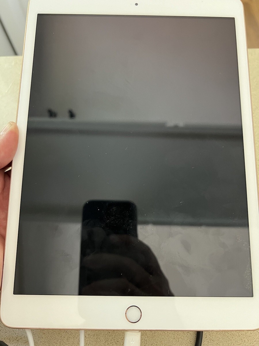 Apple iPad 8th Gen. 32GB, Wi-Fi, 10.2 in - Gold 190199807631