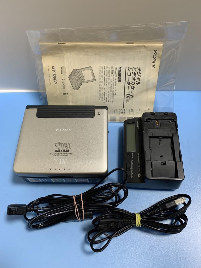 SONY GV-D900 NTSC Mini DV Digital Video Cassette Walkman