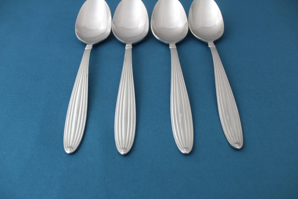 4 cucharaditas grandes Reed & Barton JUBILEE BRILLANTE 18/8 USO LIGERO China 6 1/2" Foto 2 de 4