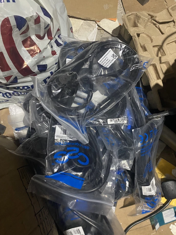 25x Mains Power Cable AC Power Lead Cord 1.5m 10A /255V UK Plug right hand - Image 4 of 4