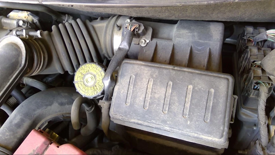 Used Air Cleaner Assembly fits: 2010 Nissan Versa Htbk from 10/06 Grade A — 第 2/4 张图片