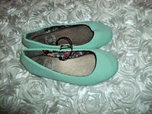 simply petals shoes