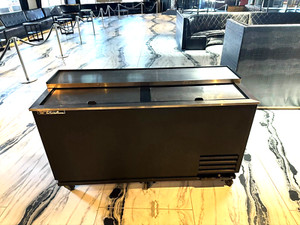 True TD-65-24-HC 65" Horizontal Bottle Cooler - Black