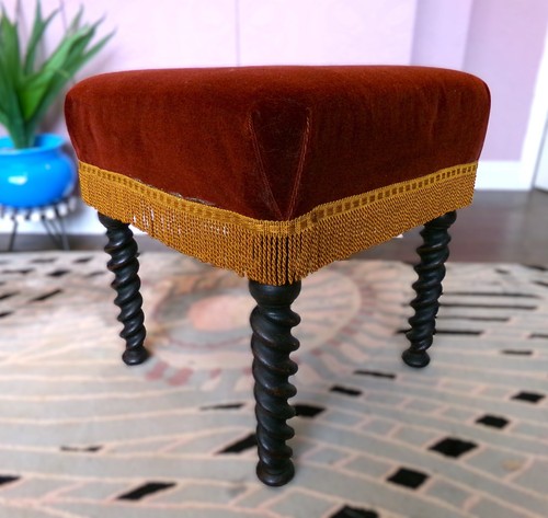Vintage Chair Lounge Stool. Red velvet, gold fringe, turned wood legs 42x42x46cm - Picture 3 of 9
