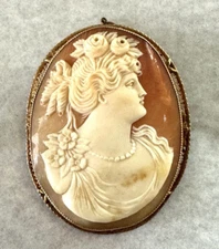 Antique Victorian Female Profile Shell Cameo Brooch or Pendant Set in 10k Gold